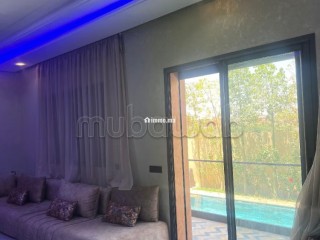Location saisonnière villa de luxe à Route de Tahanaout. Surface de 410 m². Résidence avec concierge, climatisation générale - Maison à vendre - Marrakech