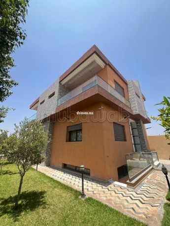 location-saisonniere-villa-de-luxe-a-route-de-tahanaout-surface-de-410-m2-residence-avec-concierge-climatisation-generale-big-6
