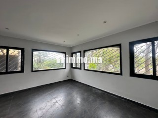 Maison avec piscine en emplacement calme à Ain Diab - Maison à vendre - Casablanca