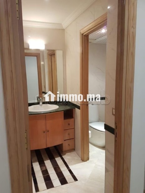 Superbe appartement à louer à Racine Extension. 4 pièces confortables. Avec garage et ascenseur - Location Immobilier - Casablanca - photo 5