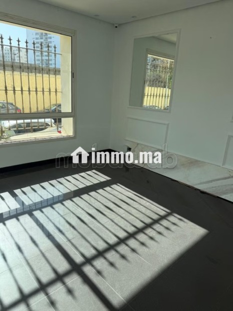 Beau bureau avec porte indépendante rez de chaussée - Location Immobilier - Casablanca - photo 2