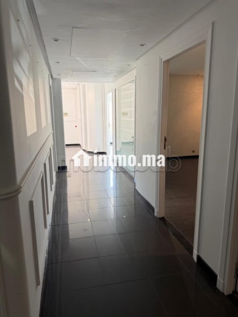 Beau bureau avec porte indépendante rez de chaussée - Location Immobilier - Casablanca - photo 6