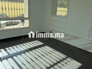 Beau bureau avec porte indépendante rez de chaussée - Bureau à louer - Casablanca