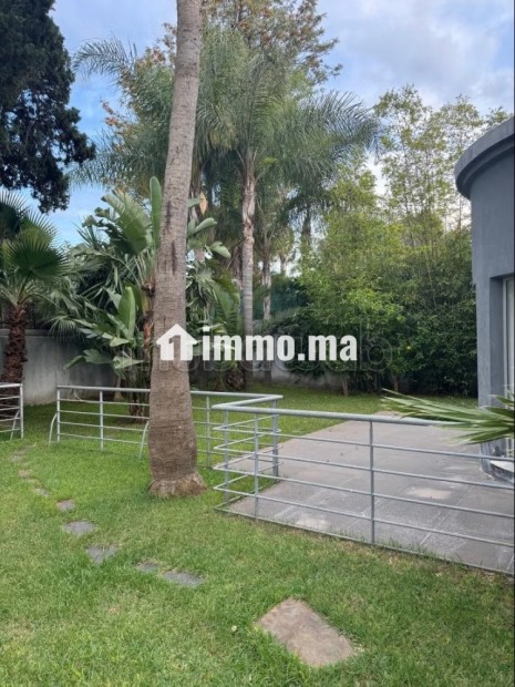 Belle villa à louer à usage bureau à l’Oasis - Location Immobilier - Casablanca - photo 1