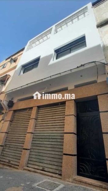 Magasin avec appartement arrière-magasin au centre - Location Immobilier - Casablanca - photo 1