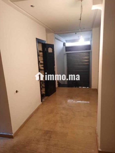 Magasin avec appartement arrière-magasin au centre - Location Immobilier - Casablanca - photo 2