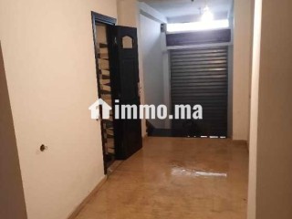 Magasin avec appartement arrière-magasin au centre - Local commercial à louer - Casablanca