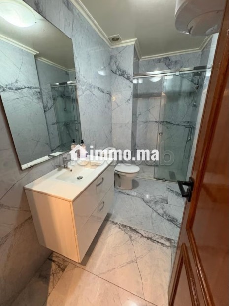 Bel appartement en location à Anfa. Surface de 65 m². Bien meublé - Location Immobilier - Casablanca - photo 3