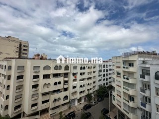 Bel appartement à vendre au Triangle d’or.
Superficie 126 m².
Ascenseur et terrasse - Appartement à vendre - Casablanca