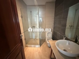 Bel appartement à vendre au Triangle d’or.
Superficie 126 m².
Ascenseur et terrasse - Appartement à vendre - Casablanca