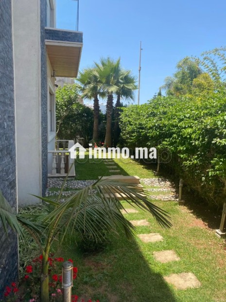 Splendide villa à vendre à Dar Bouazza. 3 grandes pièces. Belle terrasse et jardin - Vente Immobilier - Dar Bouazza - photo 2