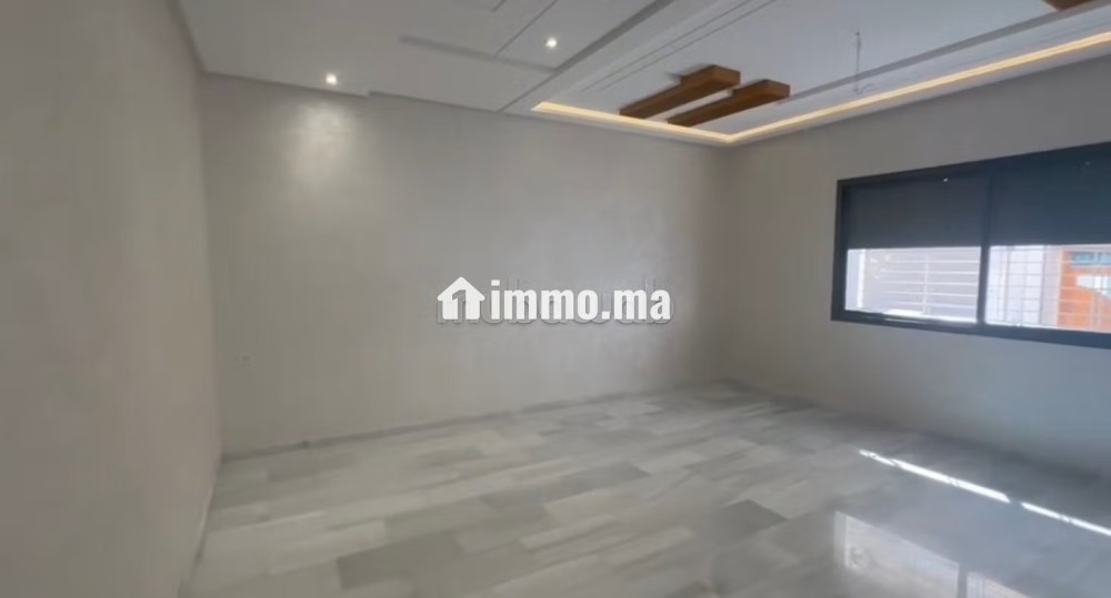 Bel appartement à vendre à Hay Moulay El Kamel champs de course. 3 grandes pièces. Porte blindée et système de double vitrage - Vente Immobilier - Fes - photo 2