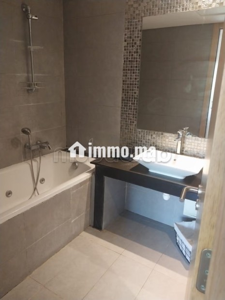 Appartement à louer à Ville Verte. Surface de 142 m². Meublé - Location Immobilier - Bouskoura - photo 4
