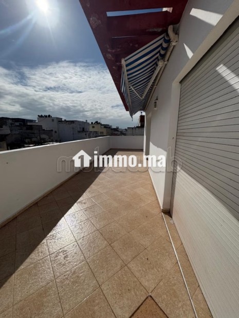 Dernier etage plein soleil – grande terrasse – maarif - Location Immobilier - Casablanca - photo 2