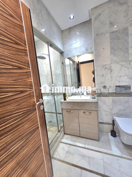 Très bel appartement meublé 235 m2 avec terrasse - Location Immobilier - Bouskoura - photo 7