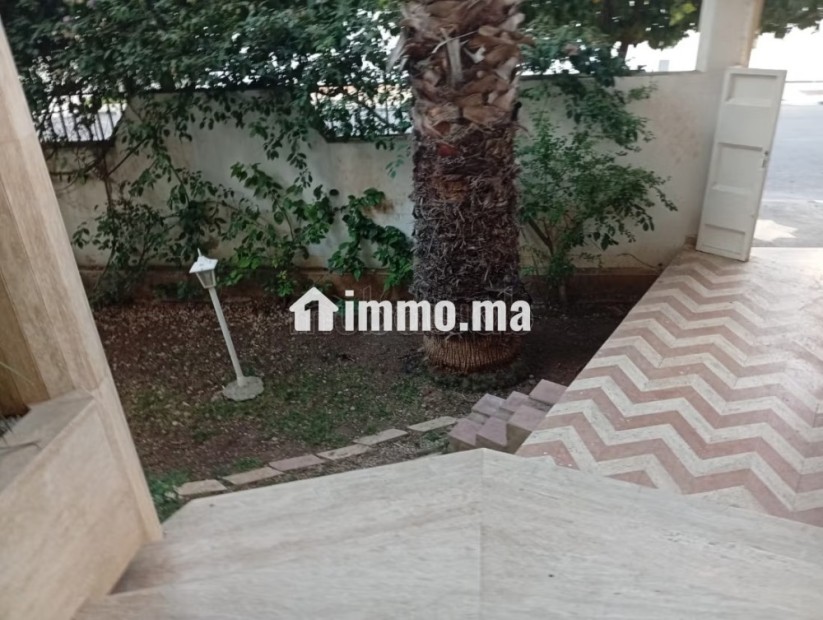 Villas de luxe à louer à Route ain Chkaf. Superficie 400 m². Salon traditionnel marocain, résidence sécurisée route ain chkef - Vente Immobilier - Fes - photo 4