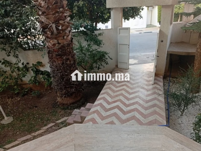 Villas de luxe à louer à Route ain Chkaf. Superficie 400 m². Salon traditionnel marocain, résidence sécurisée route ain chkef - Vente Immobilier - Fes - photo 5