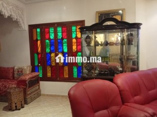 Villas de luxe à louer à Route ain Chkaf. Superficie 400 m². Salon traditionnel marocain, résidence sécurisée route ain chkef - Villa à vendre - Fes