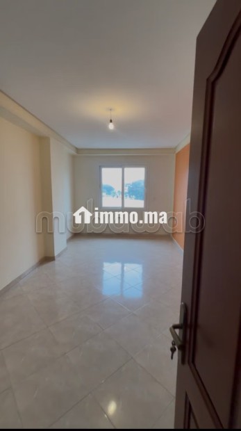 Appartement à l'achat à Castilla. 3 chambres agréables. Porte blindée - Vente Immobilier - Tanger - photo 3