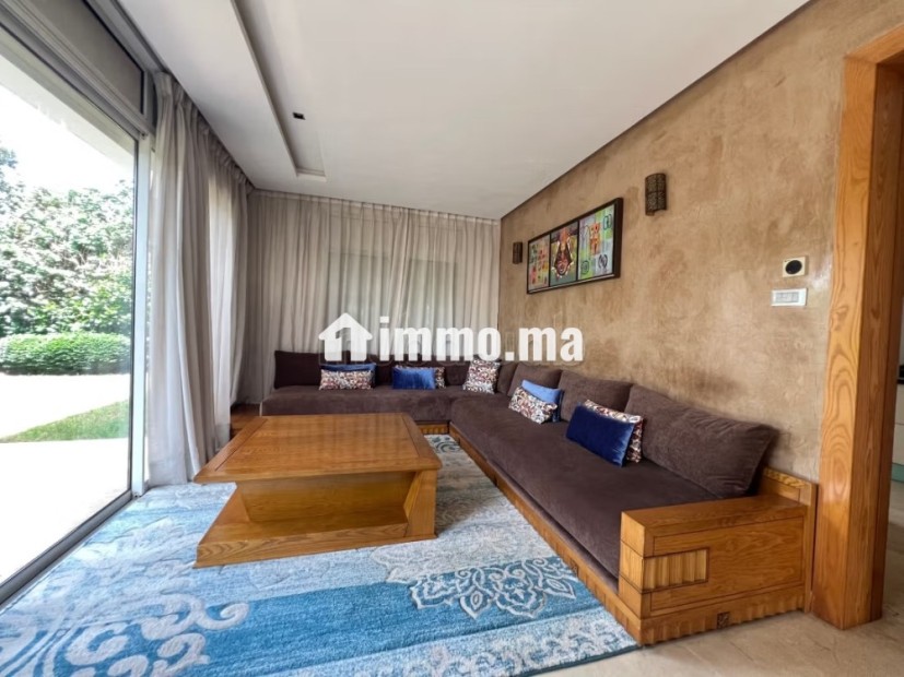 Villa de haut standing à louer à Ville Verte.
Surface totale 550 m².
Meublé - Location Immobilier - Bouskoura - photo 5