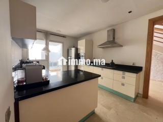 Villa de haut standing à louer à Ville Verte.
Surface totale 550 m².
Meublé - Villa à louer - Bouskoura