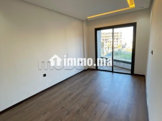 Studio Élégant Sans Vis à Vis Proche CFC - Appartement à louer - Casablanca