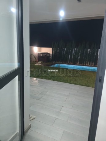rez-de-jardin-meuble-avec-piscine-privative-big-1