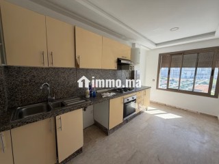 Appartement à louer à Ferme Bretonne Hay Arraha.
Surface de 100 m².
Service de concierge et climatisation - Appartement à louer - Casablanca