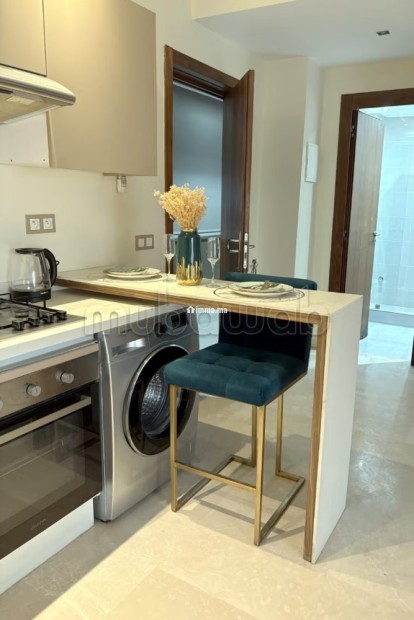 Location saisonnière à Bourgogne Ouest.
Superficie 60 m².
Fenêtres avec double vitrage et porte blindée - Vente Immobilier - Casablanca - photo 5
