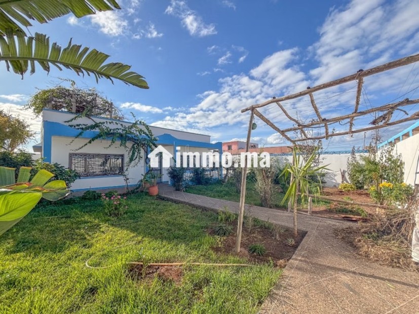 Jolie maison de plain pied jardin arboré - Location Immobilier - Dar Bouazza - photo 1