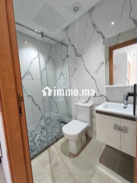 Studio neuf + balcon – 5000DH syndic inclus - Location Immobilier - Casablanca - photo 5