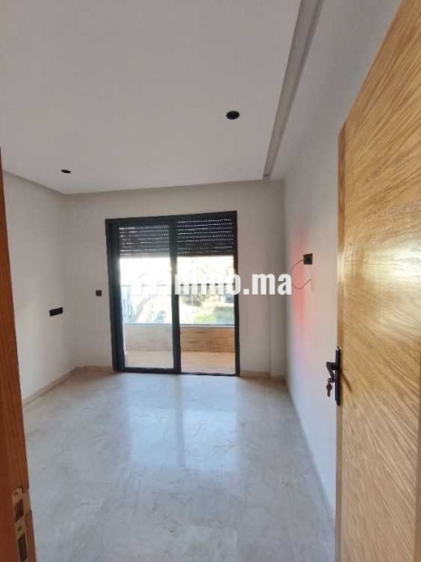 Studio neuf + balcon – 5000DH syndic inclus - Location Immobilier - Casablanca - photo 6