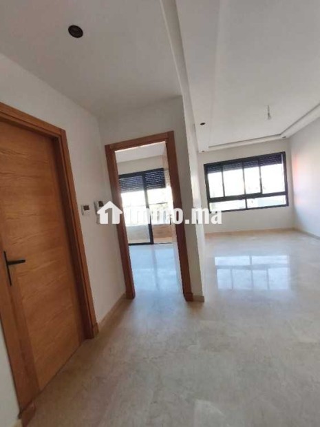 Studio neuf + balcon – 5000DH syndic inclus - Location Immobilier - Casablanca - photo 8
