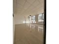 Bureaux en location à Sidi Maarouf. Surface totale 180 m². Porte blindée et système de double vitrage - miniature 1