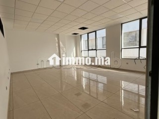 Bureaux en location à Sidi Maarouf. Surface totale 180 m². Porte blindée et système de double vitrage - Bureau à louer - Casablanca