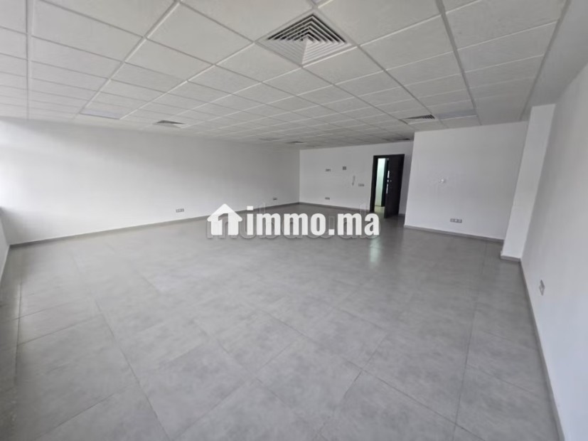 Bureaux à louer à Oulfa proche de l'hôpital cheikh khalifa. Surface de 75 m². Double vitrage et chauffage central - Location Immobilier - Casablanca - photo 2