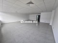 Bureaux à louer à Oulfa proche de l'hôpital cheikh khalifa. Surface de 75 m². Double vitrage et chauffage central - miniature 2
