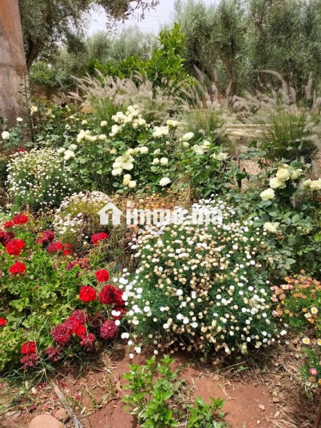 Villa de standing à louer pour vos vacances à Route de Fez. 8 pièces. Porte blindée et résidence sécurisée - Vente Immobilier - Marrakech - photo 2