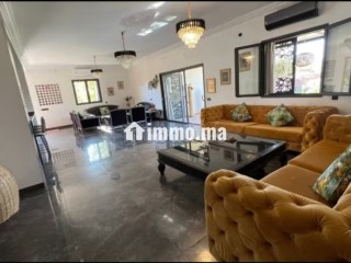 Villa de standing à louer pour vos vacances à Route de Fez. 8 pièces. Porte blindée et résidence sécurisée - Villa à vendre - Marrakech