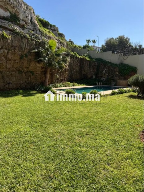 Superbe villa à louer à Harhoura. 5 chambres. Bien meublé - Location Immobilier - Harhoura - photo 2