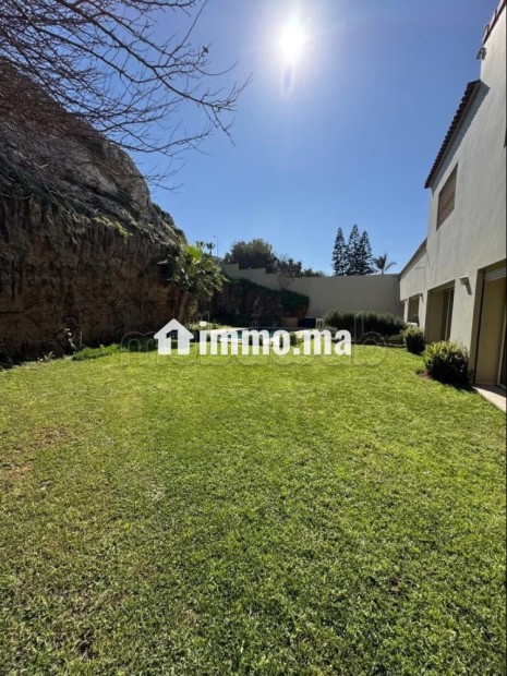 Superbe villa à louer à Harhoura. 5 chambres. Bien meublé - Location Immobilier - Harhoura - photo 4