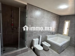 Superbe villa à louer à Harhoura. 5 chambres. Bien meublé - Villa à louer - Harhoura