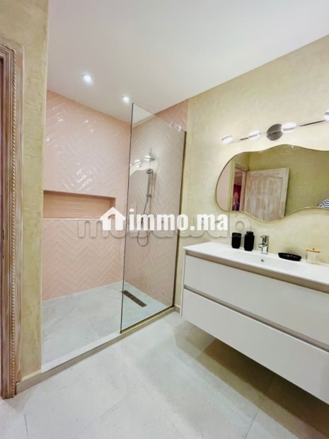 Très bel appartement de 2 chambres 1 salle de bain meublé en location longue durée au centre ville gueliz - Location Immobilier - Marrakech - photo 4