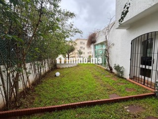 Somptueuse villa à louer à Ain Diab. 4 chambres agréables. Double vitrage et chauffage central - Villa à louer - Casablanca