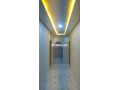 Appartement à louer à Ben Guerir.
Superficie 100 m².
Salon traditionnel et porte blindée - miniature 5