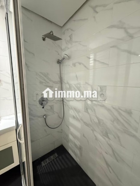Louez cet appartement à Gauthier. 5 pièces confortables. Meublé - Location Immobilier - Casablanca - photo 3