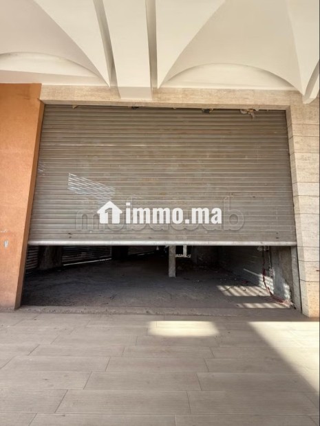 Vend local commercial à Route de Safia.
Rouidat Surface de 120 m² - Vente Immobilier - Marrakech - photo 3