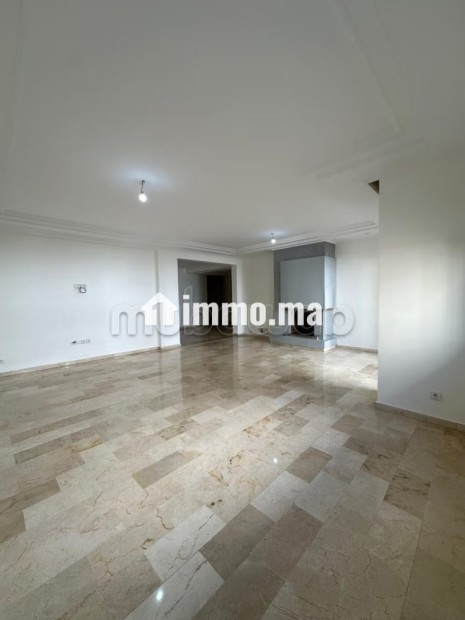 À LOUER – Appartement 3 chambres – Racine, ruelle très calme - Location Immobilier - Casablanca - photo 2
