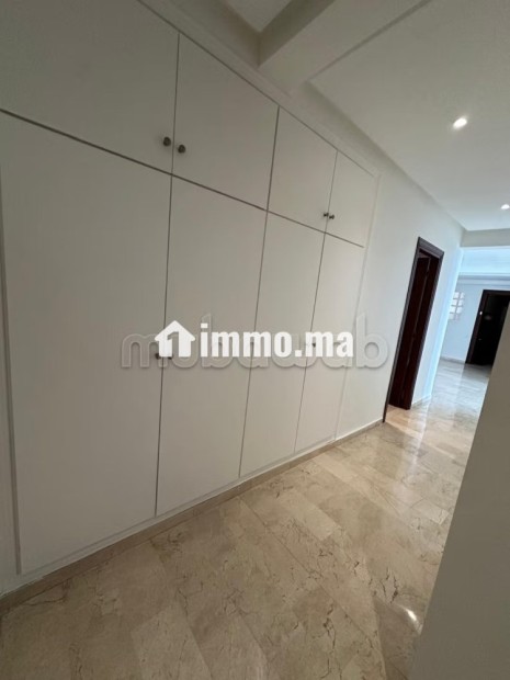À LOUER – Appartement 3 chambres – Racine, ruelle très calme - Location Immobilier - Casablanca - photo 5