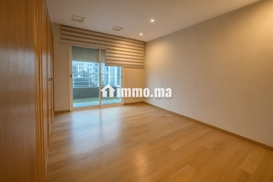 Appartement à l'achat à Les Hôpitaux. Surface de 163 m². Ascenseur - Vente Immobilier - Casablanca - photo 1